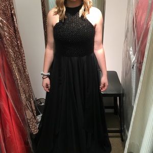 black sherri hill prom dress